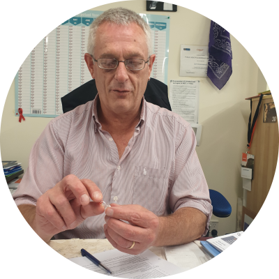 General Manager of the Lower North Island Needle Exchange Programme Carl Greenwood demonstrates how to use a naloxone ampoule.. 